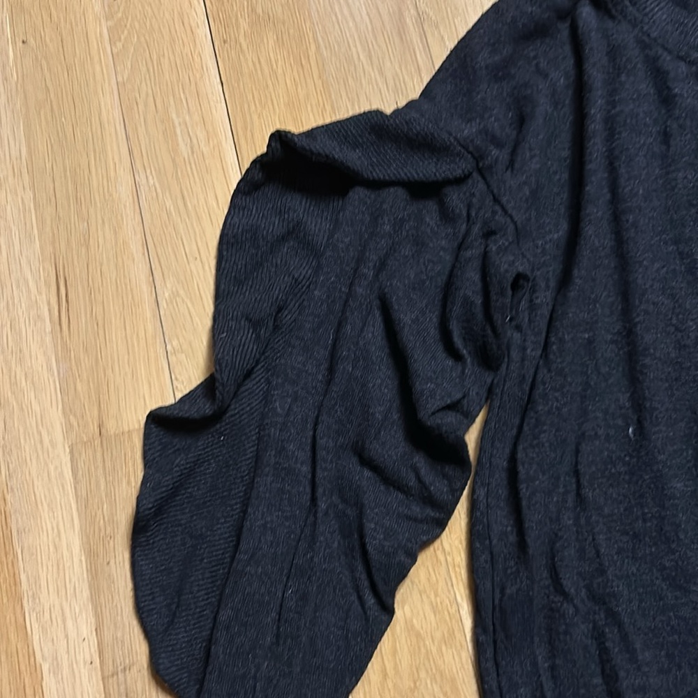 Soft Oversized Top with Ribbed Ruffle Sleeve Detail - Picture 2 of 2
